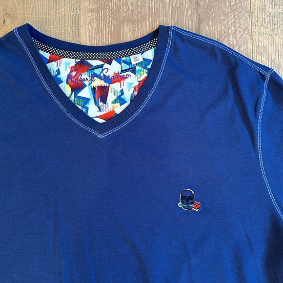 Robert Graham V Neck Tee - Picture 2 of 3
